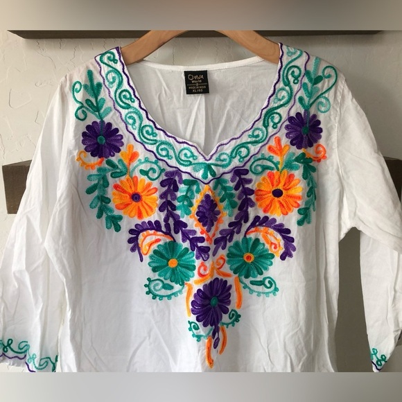 Mja world|White floral embroidered Mexican style peasant top•••Cotton, XL - Picture 5 of 10
